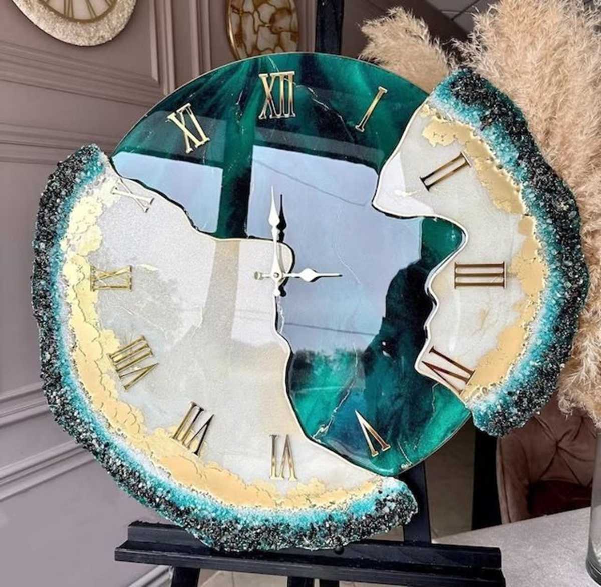 Geode Edge Resin Wall Clock